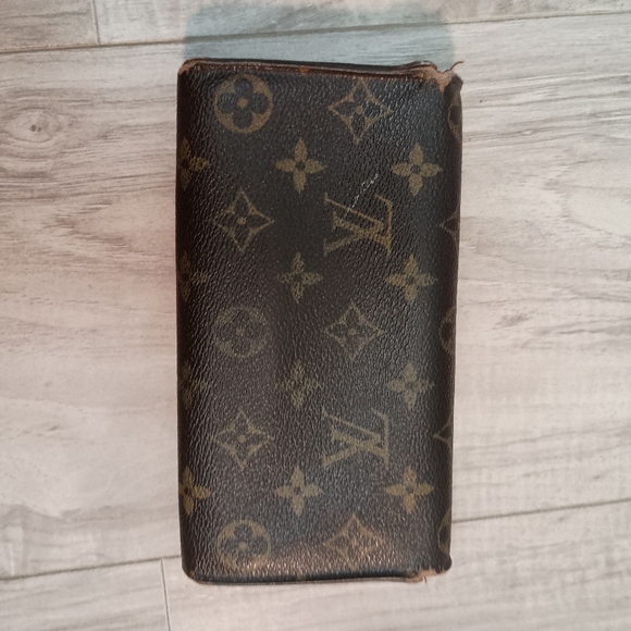 Louis Vuitton Sarah Leather Wallet - Picture 4 of 14